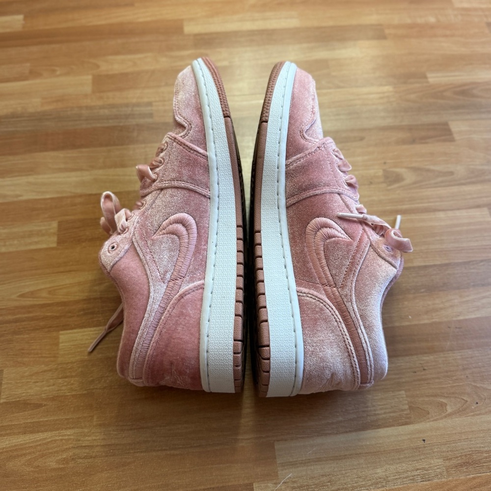Women's Nike air Jordan 1 se pink velvet women's low sneakers size 9.5 - Picture 7 of 14